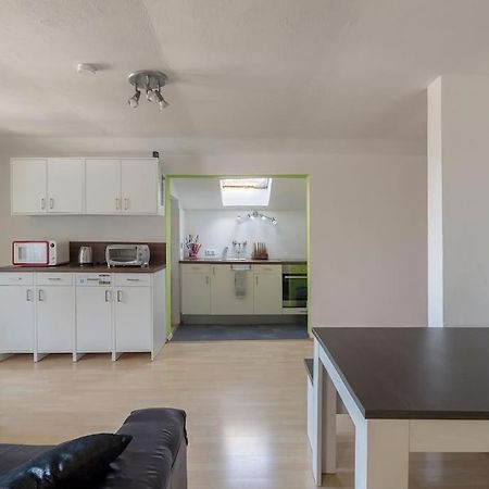 Lovely Spacious 3Room Loft Under Roof-100M2-Touristarea Rauth Exterior photo